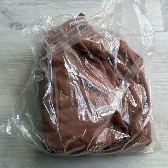 Victoria’s Secret Pink Hoodie with Embroidered Logo Small Brown NWT in packaging - Picture 4 of 4